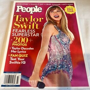 People magazine with Taylor Swift